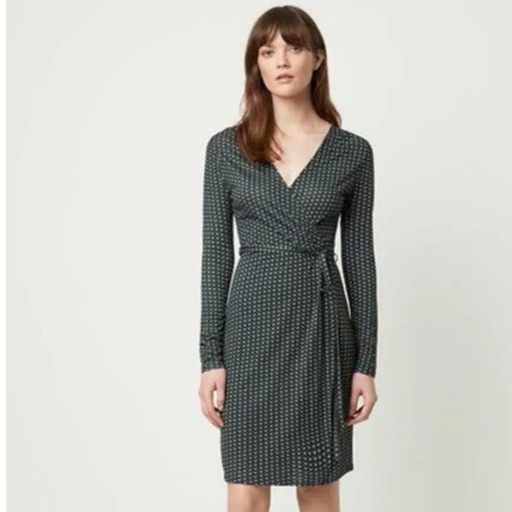 NWT- French Connection Laurel Multi Cosimo Meadow Jersey Wrap Dress size 8.